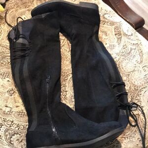 L4 size 7.5 black velvet boots see pics excellent  condition